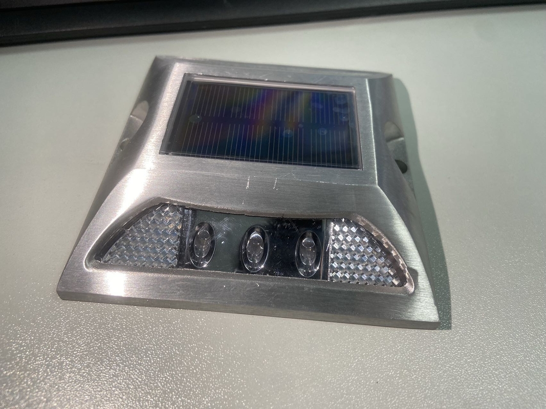 태양 전지 도로 스터드 알루미늄 합금 PC 흰색/ 노란색/ 빨간색/ 파란색/ 녹색 LED 조명 2V 전압