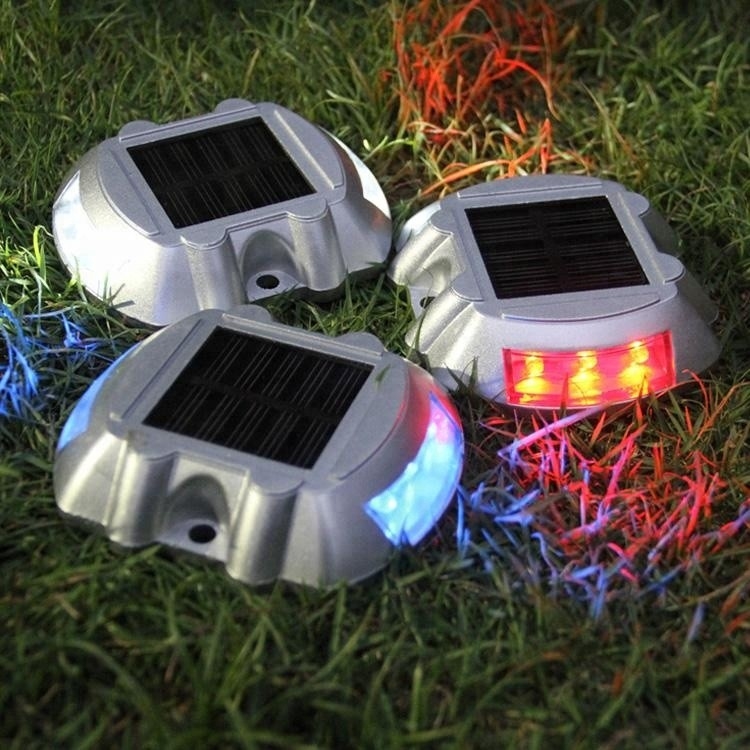 107*95*23mm 태양 전력 도로 스터드 라이트 LED 반사형 지상 라이트 경로 갑판 도크 경고 라이트