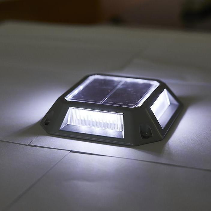 태양광 LED 도크 라이트 스크루 설치와 함께 따뜻한 흰색 / 차가운 흰색 215g 가벼운