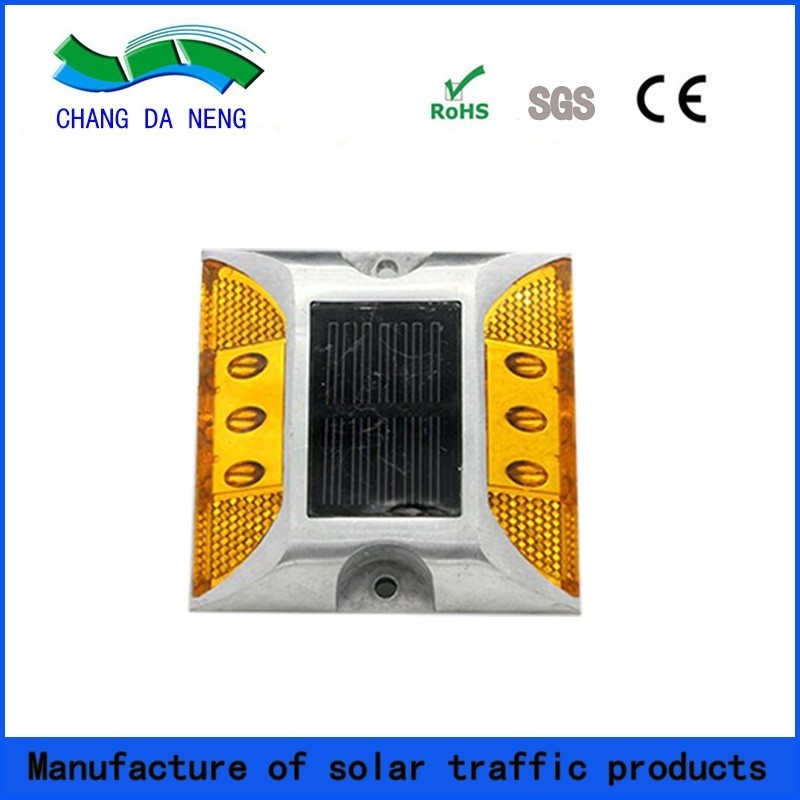 고속도로 준비 태양광 LED 도로 스터드 모든 계절에 대한 무거운 알루미늄 합금 건설