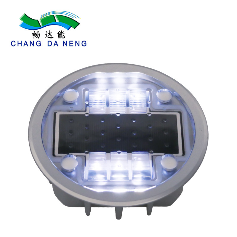 136*52mm 태양 전지 도로 스터드 IP68 방수 LED 광원 -20C- 60C 온도