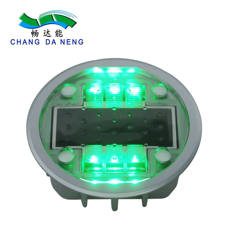 136*52mm 태양 전지 도로 스터드 IP68 방수 LED 광원 -20C- 60C 온도