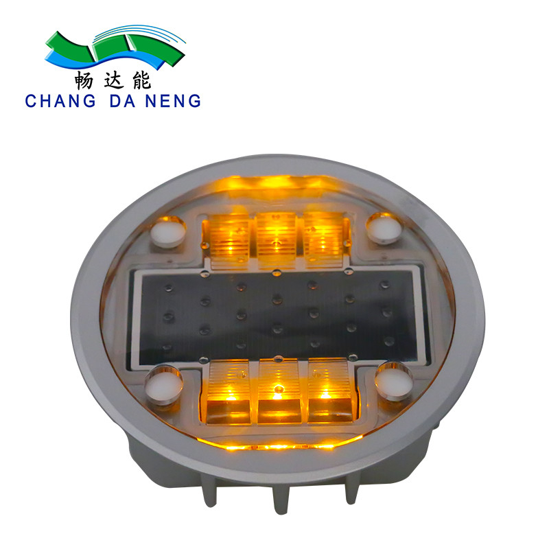 136*52mm 태양 전지 도로 스터드 IP68 방수 LED 광원 -20C- 60C 온도