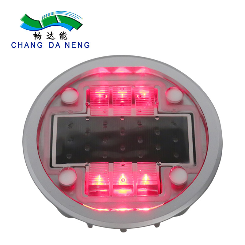 136*52mm 태양 전지 도로 스터드 IP68 방수 LED 광원 -20C- 60C 온도