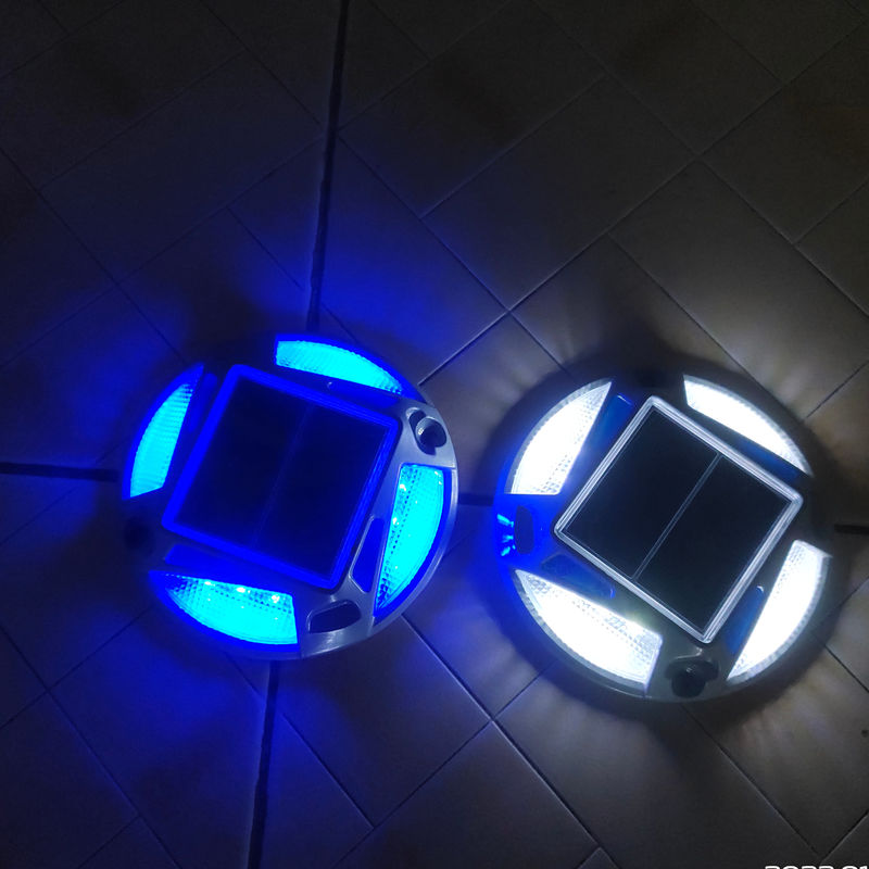 교통 도로 안전 및 차선 조명을 위해 12 개의 LED를 가진 따뜻한 흰색 태양 전지 도로 스탠드