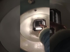 높은 브라이트 태양 부두 광